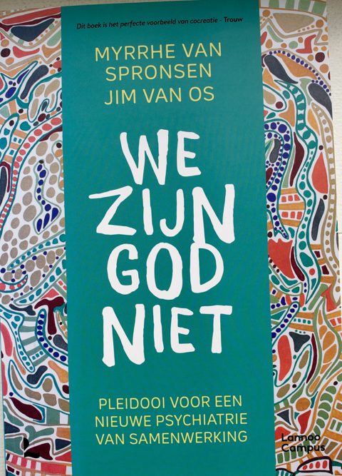 Omslag We zijn God niet